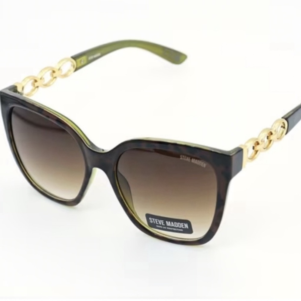 Steve Madden Brown/Green Tortoise Shell Cat Eye Sunglasses with Gold Accents